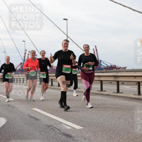 03.10.2025 - Köhlbrandbrückenlauf Lena Gebhardt http://msf.ph/oto/9205350 03.10.2025 16:00:48 Position 2  meine-sportfotos.de