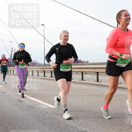 03.10.2025 - Köhlbrandbrückenlauf Lena Gebhardt http://msf.ph/oto/9205370 03.10.2025 16:00:51 Position 2 8165, 7887, 88 meine-sportfotos.de