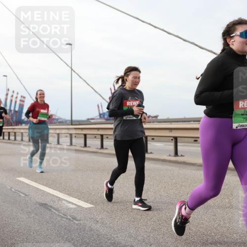 03.10.2025 - Köhlbrandbrückenlauf Lena Gebhardt http://msf.ph/oto/9205381 03.10.2025 16:00:53 Position 2 796 meine-sportfotos.de