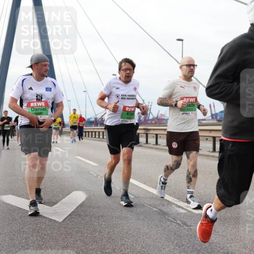 03.10.2025 - Köhlbrandbrückenlauf Lena Gebhardt http://msf.ph/oto/9205411 03.10.2025 16:01:00 Position 2 8498, 8280, 8272, 830 meine-sportfotos.de