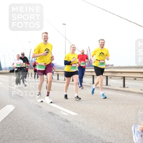 03.10.2025 - Köhlbrandbrückenlauf Lena Gebhardt http://msf.ph/oto/9205438 03.10.2025 16:01:08 Position 2  meine-sportfotos.de