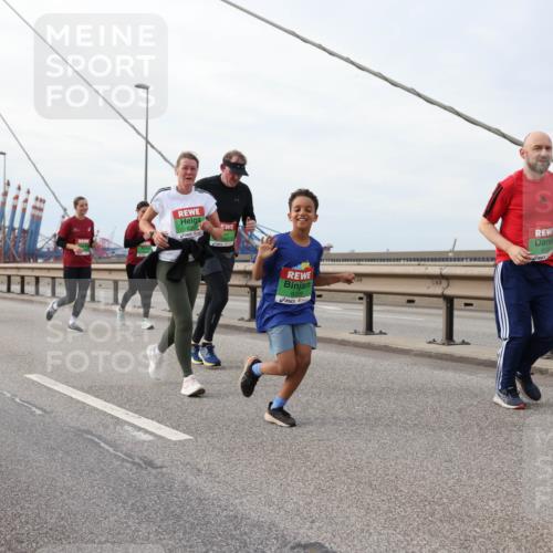 03.10.2025 - Köhlbrandbrückenlauf Lena Gebhardt http://msf.ph/oto/9205450 03.10.2025 16:01:11 Position 2  meine-sportfotos.de
