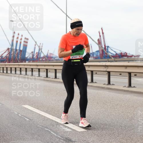 03.10.2025 - Köhlbrandbrückenlauf Lena Gebhardt http://msf.ph/oto/9205483 03.10.2025 16:01:17 Position 2 8588 meine-sportfotos.de