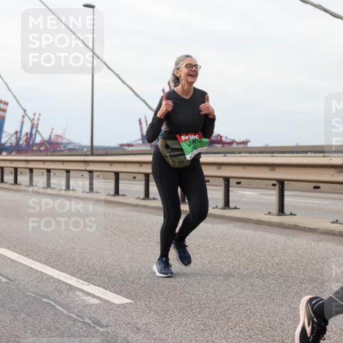 03.10.2025 - Köhlbrandbrückenlauf Lena Gebhardt http://msf.ph/oto/9205502 03.10.2025 16:01:22 Position 2  meine-sportfotos.de