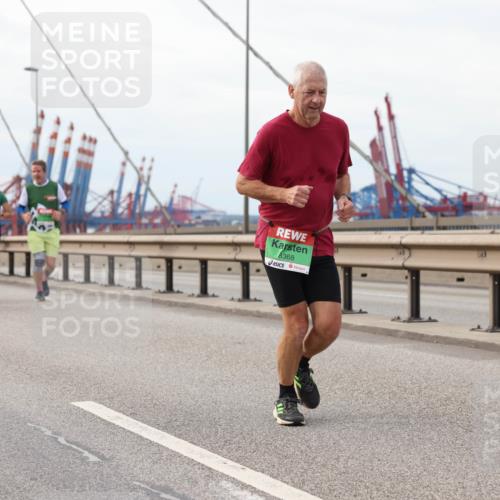 03.10.2025 - Köhlbrandbrückenlauf Lena Gebhardt http://msf.ph/oto/9205511 03.10.2025 16:01:25 Position 2 8368 meine-sportfotos.de