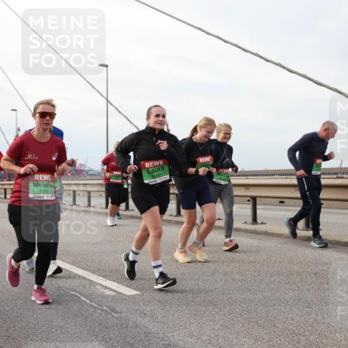 03.10.2025 - Köhlbrandbrückenlauf Lena Gebhardt http://msf.ph/oto/9205543 03.10.2025 16:01:34 Position 2 7254, 8684 meine-sportfotos.de
