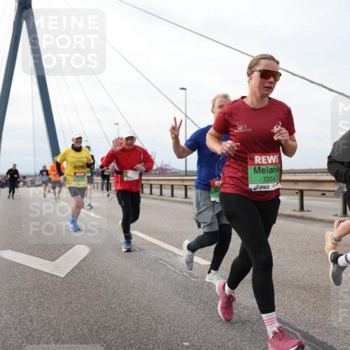 03.10.2025 - Köhlbrandbrückenlauf Lena Gebhardt http://msf.ph/oto/9205550 03.10.2025 16:01:35 Position 2 2025, 7254, 8684 meine-sportfotos.de