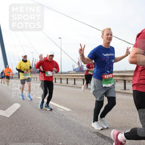 03.10.2025 - Köhlbrandbrückenlauf Lena Gebhardt http://msf.ph/oto/9205551 03.10.2025 16:01:36 Position 2 7183, 725 meine-sportfotos.de