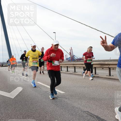 03.10.2025 - Köhlbrandbrückenlauf Lena Gebhardt http://msf.ph/oto/9205553 03.10.2025 16:01:36 Position 2 2025, 20, 7183 meine-sportfotos.de