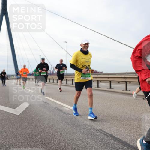 03.10.2025 - Köhlbrandbrückenlauf Lena Gebhardt http://msf.ph/oto/9205558 03.10.2025 16:01:37 Position 2 2025 meine-sportfotos.de
