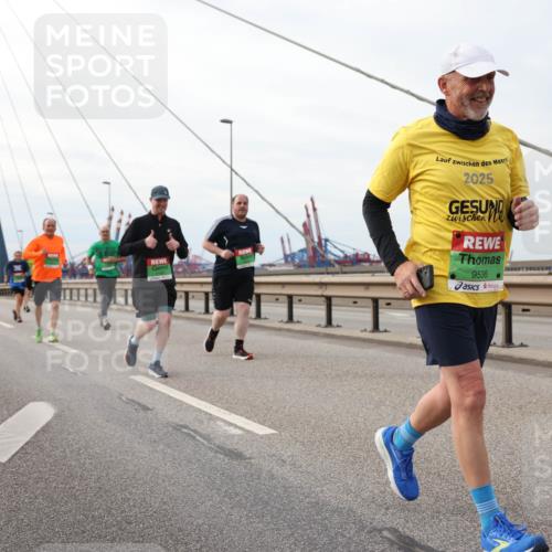 03.10.2025 - Köhlbrandbrückenlauf Lena Gebhardt http://msf.ph/oto/9205561 03.10.2025 16:01:37 Position 2 2025, 9536 meine-sportfotos.de
