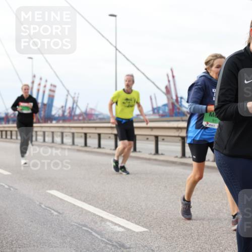 03.10.2025 - Köhlbrandbrückenlauf Lena Gebhardt http://msf.ph/oto/9205590 03.10.2025 16:01:44 Position 2 9157 meine-sportfotos.de