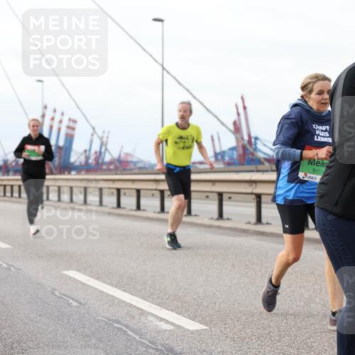03.10.2025 - Köhlbrandbrückenlauf Lena Gebhardt http://msf.ph/oto/9205591 03.10.2025 16:01:44 Position 2 9157 meine-sportfotos.de