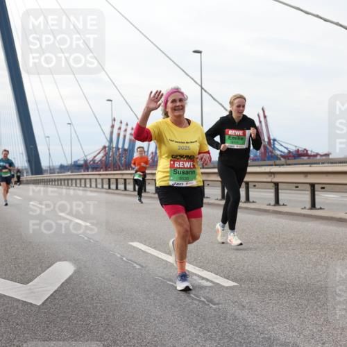03.10.2025 - Köhlbrandbrückenlauf Lena Gebhardt http://msf.ph/oto/9205602 03.10.2025 16:01:46 Position 2 2025, 9535, 9111 meine-sportfotos.de