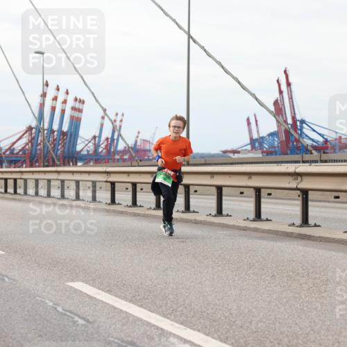 03.10.2025 - Köhlbrandbrückenlauf Lena Gebhardt http://msf.ph/oto/9205607 03.10.2025 16:01:48 Position 2  meine-sportfotos.de