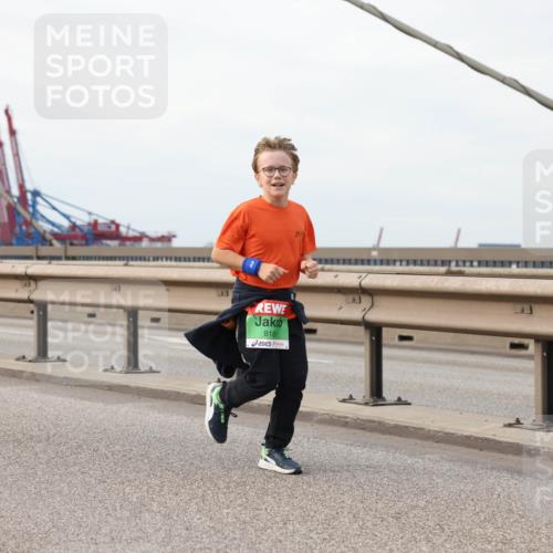 03.10.2025 - Köhlbrandbrückenlauf Lena Gebhardt http://msf.ph/oto/9205623 03.10.2025 16:01:50 Position 2 818 meine-sportfotos.de