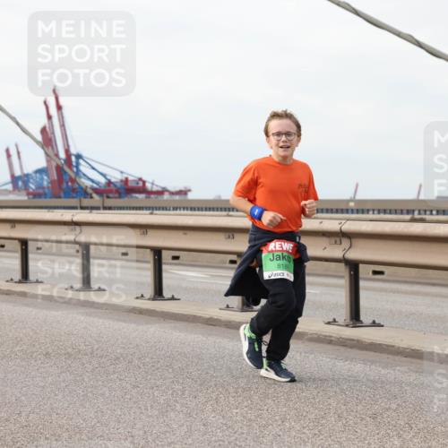 03.10.2025 - Köhlbrandbrückenlauf Lena Gebhardt http://msf.ph/oto/9205624 03.10.2025 16:01:50 Position 2 818 meine-sportfotos.de