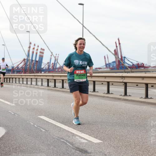 03.10.2025 - Köhlbrandbrückenlauf Lena Gebhardt http://msf.ph/oto/9205627 03.10.2025 16:01:51 Position 2 8936 meine-sportfotos.de