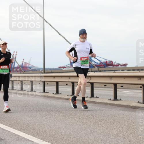 03.10.2025 - Köhlbrandbrückenlauf Lena Gebhardt http://msf.ph/oto/9205638 03.10.2025 16:01:56 Position 2 8152, 8021 meine-sportfotos.de