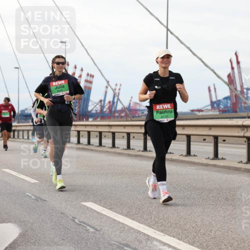 03.10.2025 - Köhlbrandbrückenlauf Lena Gebhardt http://msf.ph/oto/9205642 03.10.2025 16:01:57 Position 2 8226, 8152 meine-sportfotos.de