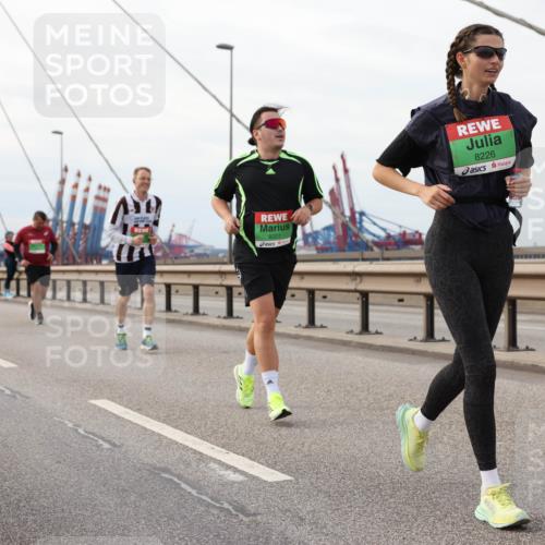 03.10.2025 - Köhlbrandbrückenlauf Lena Gebhardt http://msf.ph/oto/9205651 03.10.2025 16:01:59 Position 2 8201, 8226 meine-sportfotos.de