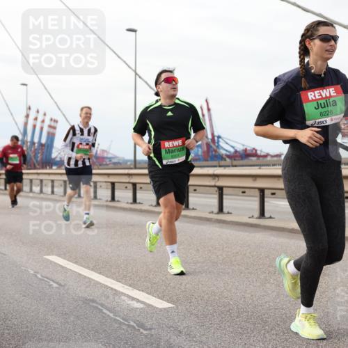03.10.2025 - Köhlbrandbrückenlauf Lena Gebhardt http://msf.ph/oto/9205653 03.10.2025 16:01:59 Position 2 8201, 8226 meine-sportfotos.de