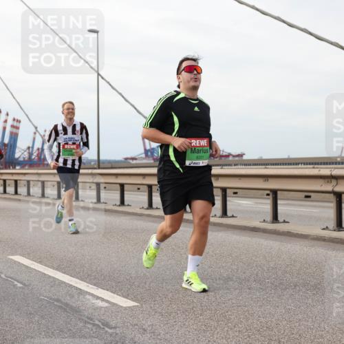 03.10.2025 - Köhlbrandbrückenlauf Lena Gebhardt http://msf.ph/oto/9205655 03.10.2025 16:01:59 Position 2 8201 meine-sportfotos.de