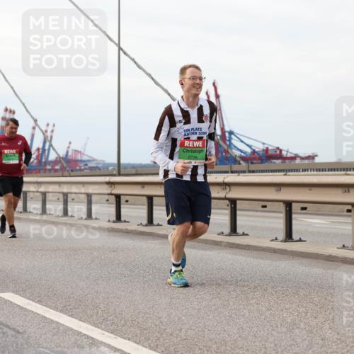 03.10.2025 - Köhlbrandbrückenlauf Lena Gebhardt http://msf.ph/oto/9205658 03.10.2025 16:02:00 Position 2 8736 meine-sportfotos.de