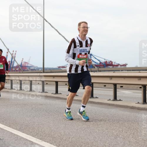 03.10.2025 - Köhlbrandbrückenlauf Lena Gebhardt http://msf.ph/oto/9205660 03.10.2025 16:02:00 Position 2  meine-sportfotos.de
