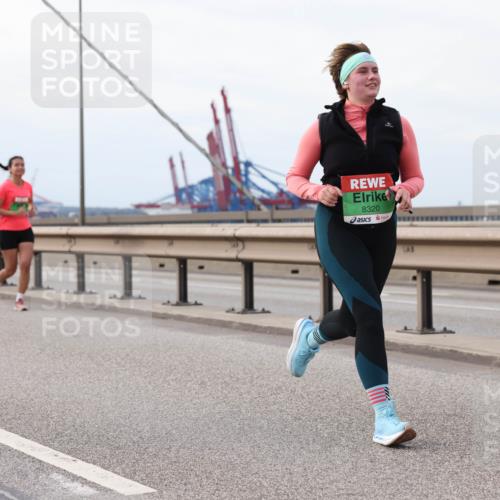 03.10.2025 - Köhlbrandbrückenlauf Lena Gebhardt http://msf.ph/oto/9205695 03.10.2025 16:02:16 Position 2 8320 meine-sportfotos.de