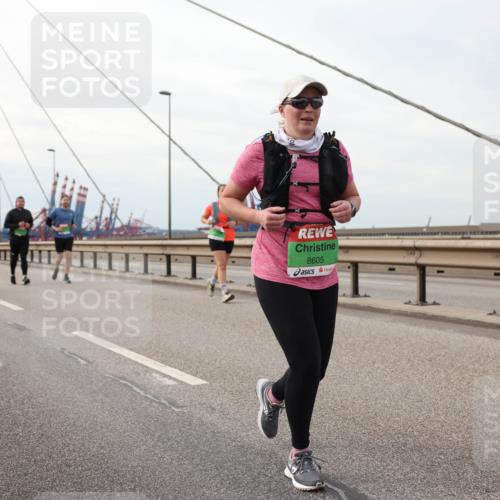 03.10.2025 - Köhlbrandbrückenlauf Lena Gebhardt http://msf.ph/oto/9205751 03.10.2025 16:02:27 Position 2 8605, 8508 meine-sportfotos.de