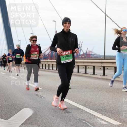 03.10.2025 - Köhlbrandbrückenlauf Lena Gebhardt http://msf.ph/oto/9205785 03.10.2025 16:02:34 Position 2 9393 meine-sportfotos.de