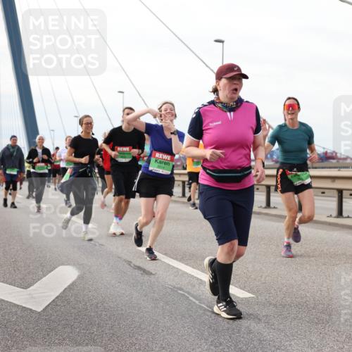 03.10.2025 - Köhlbrandbrückenlauf Lena Gebhardt http://msf.ph/oto/9205814 03.10.2025 16:02:42 Position 2 9514 meine-sportfotos.de