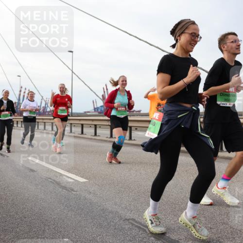 03.10.2025 - Köhlbrandbrückenlauf Lena Gebhardt http://msf.ph/oto/9205830 03.10.2025 16:02:45 Position 2 46, 9648 meine-sportfotos.de