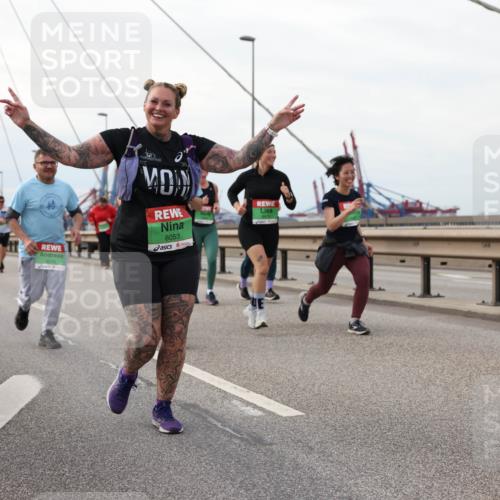 03.10.2025 - Köhlbrandbrückenlauf Lena Gebhardt http://msf.ph/oto/9205873 03.10.2025 16:02:52 Position 2 8053 meine-sportfotos.de