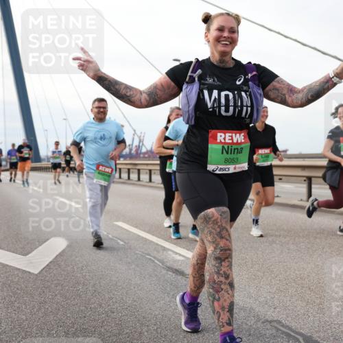 03.10.2025 - Köhlbrandbrückenlauf Lena Gebhardt http://msf.ph/oto/9205879 03.10.2025 16:02:53 Position 2 8053 meine-sportfotos.de