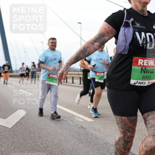 03.10.2025 - Köhlbrandbrückenlauf Lena Gebhardt http://msf.ph/oto/9205880 03.10.2025 16:02:53 Position 2 8053 meine-sportfotos.de