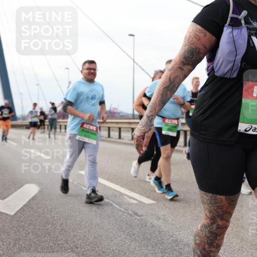 03.10.2025 - Köhlbrandbrückenlauf Lena Gebhardt http://msf.ph/oto/9205881 03.10.2025 16:02:53 Position 2 8053 meine-sportfotos.de
