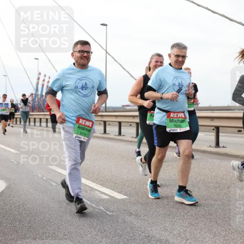 03.10.2025 - Köhlbrandbrückenlauf Lena Gebhardt http://msf.ph/oto/9205882 03.10.2025 16:02:53 Position 2 20, 24, 9276, 8479, 9278 meine-sportfotos.de