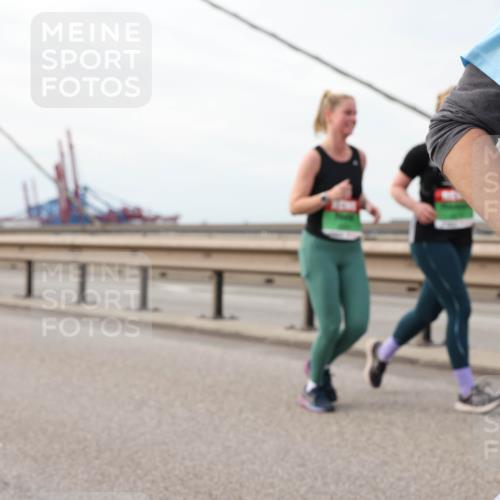 03.10.2025 - Köhlbrandbrückenlauf Lena Gebhardt http://msf.ph/oto/9205891 03.10.2025 16:02:55 Position 2  meine-sportfotos.de