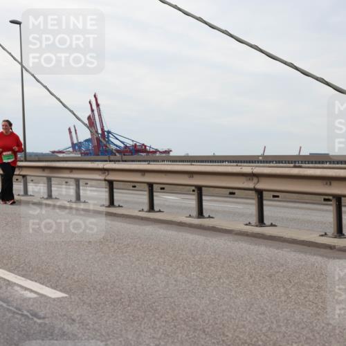 03.10.2025 - Köhlbrandbrückenlauf Lena Gebhardt http://msf.ph/oto/9205895 03.10.2025 16:02:55 Position 2  meine-sportfotos.de