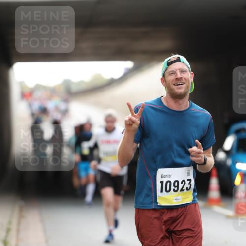 05.10.2025 - 20. swb-Marathon Bremen Michael Strokosch http://msf.ph/oto/9205970 05.10.2025 10:45:12 Laufen 10923 meine-sportfotos.de