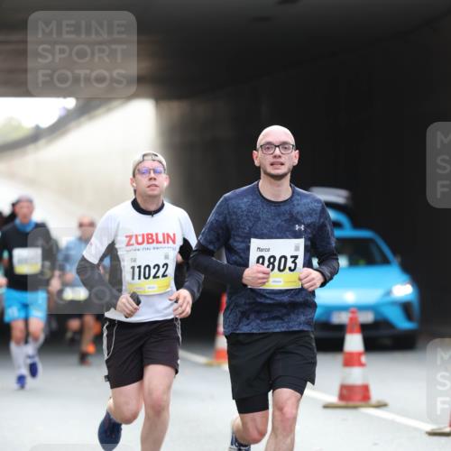 05.10.2025 - 20. swb-Marathon Bremen Michael Strokosch http://msf.ph/oto/9205974 05.10.2025 10:45:14 Laufen 43, 11022, 9803 meine-sportfotos.de