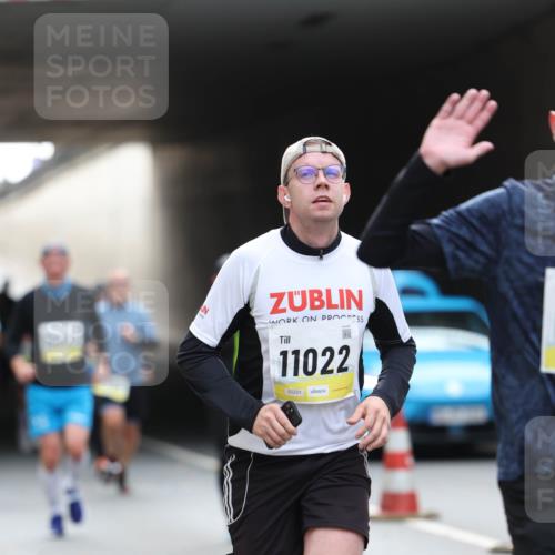 05.10.2025 - 20. swb-Marathon Bremen Michael Strokosch http://msf.ph/oto/9205979 05.10.2025 10:45:15 Laufen 11022, 02221 meine-sportfotos.de