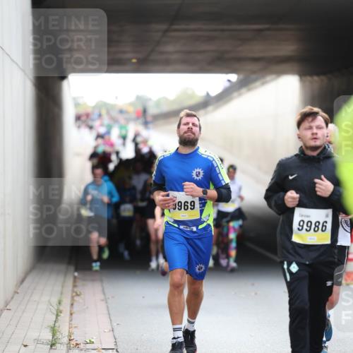 05.10.2025 - 20. swb-Marathon Bremen Michael Strokosch http://msf.ph/oto/9206006 05.10.2025 10:45:35 Laufen 969, 9986 meine-sportfotos.de