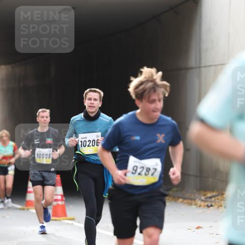 05.10.2025 - 20. swb-Marathon Bremen Michael Strokosch http://msf.ph/oto/9206093 05.10.2025 10:46:17 Laufen 10698, 10206, 9287 meine-sportfotos.de
