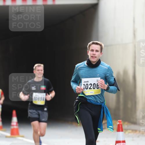 05.10.2025 - 20. swb-Marathon Bremen Michael Strokosch http://msf.ph/oto/9206097 05.10.2025 10:46:19 Laufen 10698, 10206, 02603 meine-sportfotos.de