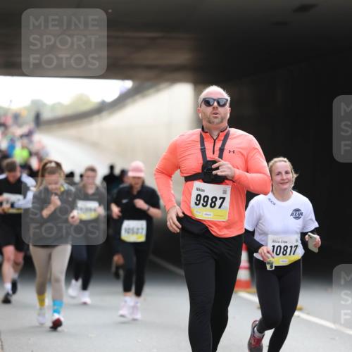 05.10.2025 - 20. swb-Marathon Bremen Michael Strokosch http://msf.ph/oto/9206179 05.10.2025 10:46:50 Laufen 9987, 2016, 10817 meine-sportfotos.de