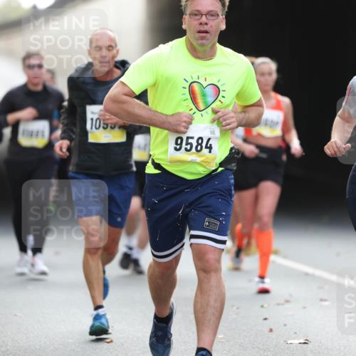 05.10.2025 - 20. swb-Marathon Bremen Michael Strokosch http://msf.ph/oto/9206219 05.10.2025 10:47:16 Laufen 1055, 9584, 11528, 01886 meine-sportfotos.de