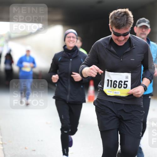 05.10.2025 - 20. swb-Marathon Bremen Michael Strokosch http://msf.ph/oto/9206230 05.10.2025 10:47:21 Laufen 11665, 02596, 10 meine-sportfotos.de